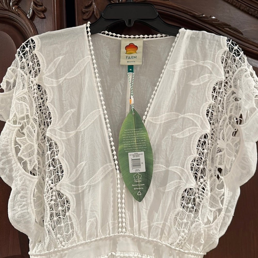 Gorgeous dress brand new.